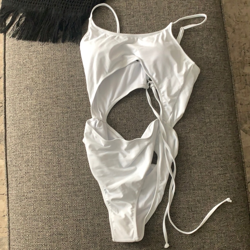 Women’s one piece bathing suit